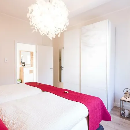 Glockenstuhl @conny's דירה *